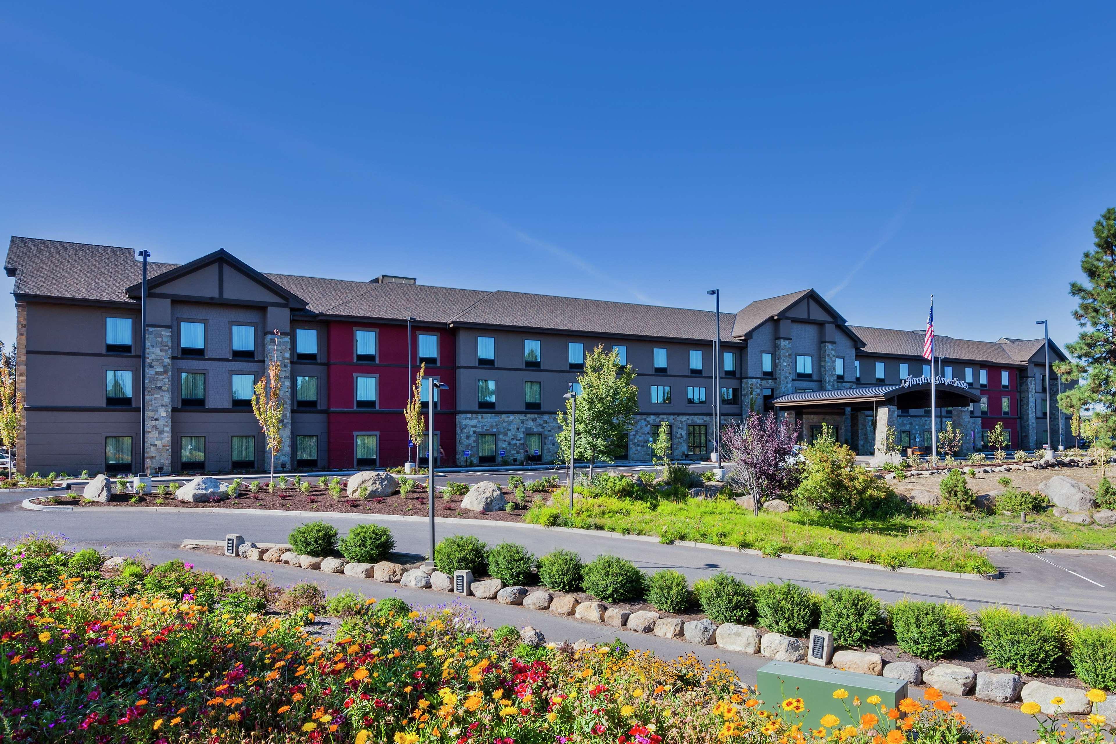 Hampton Inn & Suites Bend Exterior photo